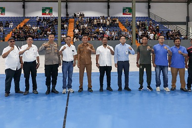 Wali Kota Pematangsiantar Wesly Silalahi SH MKn diwakili Kepala Dinas Pariwisata Muhammad Hammam Sholeh AP membuka turnamen Futsal Antar- instansi, di GOR Lantai 4 Suzuya Merdeka Mall