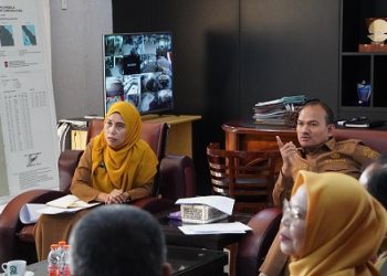 Wali Kota Tanjungbalai, Mahyaruddin Salim memimpin rapat kordinasi terbatas dengan Tim Anggaran Pemerintah Daerah (TAPD)