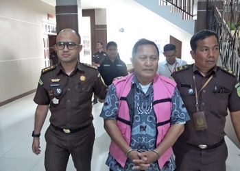 Pimpinan Bank Sumut KCP Melati JCS ditahan Kejati Sumut. (Foto Ist)
