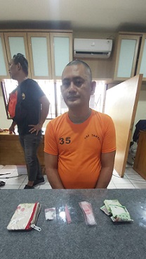 Terduga pengedar sabu di Jalan Kelambir V, Gang Bersama, Kp.Lalang, Kecamatan Sunggal, Deli Serdang yang ditangkap polisi. (Foto Ist)