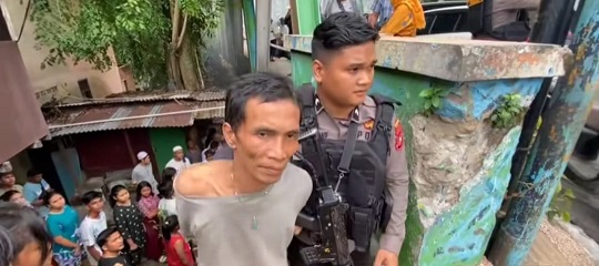 Terduga pengedar sabu yang ditangkap polisi dibawah kolong jembatan Jalan Kejaksaan, Medan Petisah. (Foto Ist)