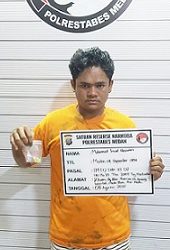 Bandar narkoba Jalan Guru Sinomba, Kelurahan Sei Sikambing, Medan Helvetia yang ditangkap polisi. (Foto Ist)