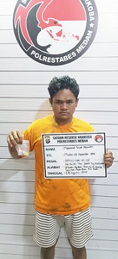 Bandar narkoba Jalan Guru Sinomba, Kelurahan Sei Sikambing, Medan Helvetia yang ditangkap polisi. (Foto Ist)