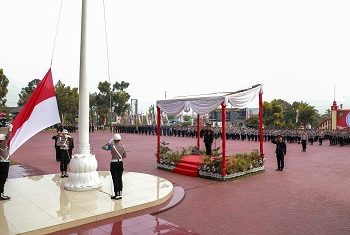 Polda Sumut laksanakan upacara Peringatan HUT Kemerdekaan RI ke 80 di Lapangan KS Tubun Mapolda Sumut. (Foto Ist)