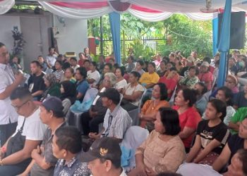 Anggota DPRD Kota Medan, Binsar Simarmata saat menggelar Sosialisasi Peraturan (Sosper) Daerah Kota Medan Nomor 3 Tahun 2021 tentang Penyelenggaraan Administrasi Kependudukan. (Foto Ist)