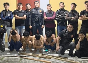 Timsus Dayok Mirah Polres Pematangsiantar saat amankan ke empat remaja dan barang bukti