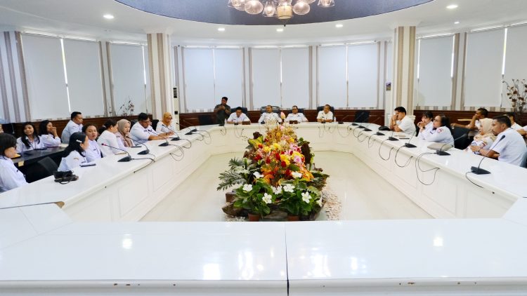 Wali Kota Tanjungbalai, Mahyaruddin Salim saat menerima silaturahmi 30 ASN Jurusan Sarjana dan D3 Teknik Angkatan 2019