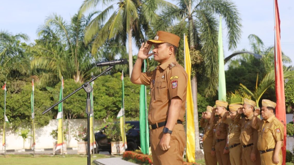 Wali Kota Tanjungbalai, Mahyaruddin Salim memimpin Apel Pagi Aparatur Sipil Negara (ASN) Pemerintah Kota (Pemko) Tanjungbalai