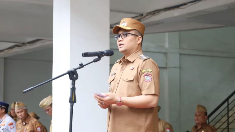 Wakil Wali Kota Tanjungbalai, Muhammad Fadly Abdina saat memimpin Apel Pemerintahan