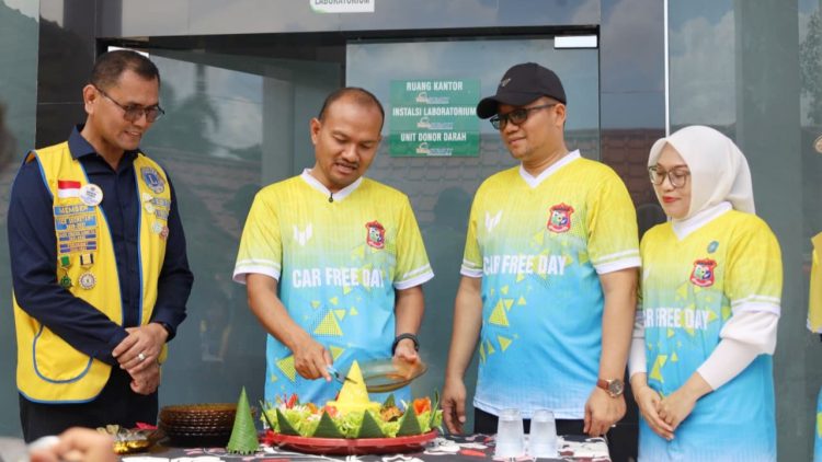 Wali Kota Tanjungbalai, Mahyaruddin Salim didampingi Wakil Wali Kota Muhammad Fadly Abdina meresmikan Unit transfusi darah (UTD) di RSUD dr. Tengku Mansyur,