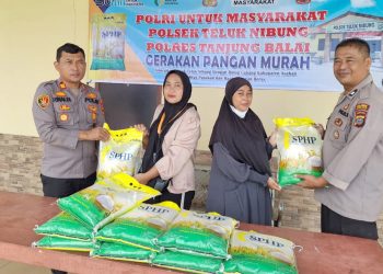 Kapolsek Kapolsek Teluk Nibung AKP AKP Rinaldi SH pimpin Gerakan Pangan Murah