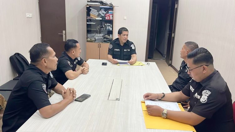 Wakapolres Kompol MP Pardede, SH menyambut kunjungan dari Tim Supervisi Bid Tik Polda Sumut yang dipimpin Kompol Joni Sitompul, SH,