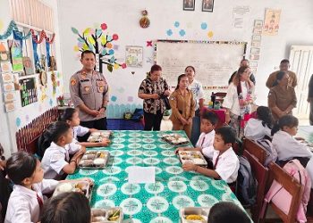 Polsek Parapat Dukung Launching Program Makan Bergizi Gratis untuk 1.860 Siswa