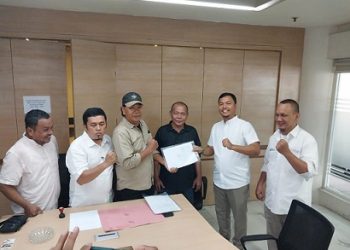 Calon Ketua Forum Wartawan Pemprovsu (FWP) Syaifullah resmi mendaftarkan diri ke panitia pelaksana di Press Room Kantor Gubernur Sumatera Utara, Jalan P Diponegoro. (Foto Ist)