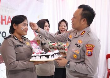 Kapolres Tanjungbalai AKBP Welman Feri. SIK. MIK pimpin syukuran HUT Polwan ke 77