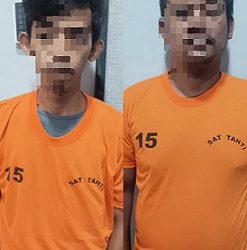 Dua pria diduga pengedar sabu yang ditangkap petugas Satuan Reserse Narkoba Polrestabes Medan di kawasan Jalan Belibis Raya, Perumnas Mandala. (Foto Ist)