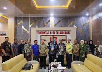 Wakil Wali Kota Tanjungbalai, Muhammad Fadly Abdina menerima audiensi dan silaturahmi Pengurus Dewan Pimpinan Pusat (DPP) Perkumpulan Dunia Air Minum Indonesia (Perdamindo)