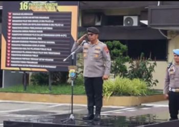 Plh Kapolrestabes Medan, Kombes Pol Parhorian Lumbangaol saat memimpin apel di halaman Polrestabes Medan. (Foto Ist)