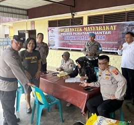 Kapolsek Siantar Selatan IPTU Priston Simbolon SH pimpin langsung kegiatan Gerakan Pangan Murah (GPM) bertempat di halaman Mako Polsek Siantar Selatan