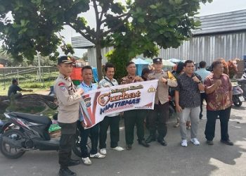 Kanit Binmas IPDA B. Sitorus bersama AIPTU Jerry Adrian, AIPDA V. Saragih dan AIPDA HN Silalahi melaksanakan kegaitan Minggu Curhat Kamtibams di Kampus