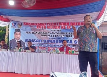 Anggota DPRD Kota Medan, Binsar Simarmata sosperda tentang Perda No 3 Tahun 2021 tentang Penyelenggaraan Administrasi Kependudukan. (Foto Ist)