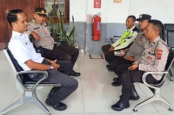 Personil Sat Binmas Polres Pematangsiantar Laksanakan Patroli Sampaikan Himbauan Kamtibmas