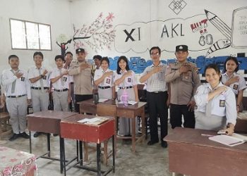personil Unit Binmas Polsek Datuk Bandar melaksanakan kegiatan Binluh dan pesan-pesan Kamtibmas kepada Pelajar