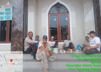 Bhabinkamtibmas Kelurahan Bantan Aiptu Rayendra Damanik melaksanakan sambang di Mesjid Dakwah