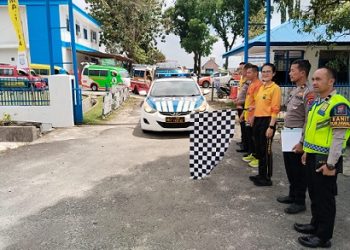 Kasat Lantas Polres Simalungun IPTU Devi Siringo-ringo S.H. S.Sos. M.H saat melepas Festival Keselamatan