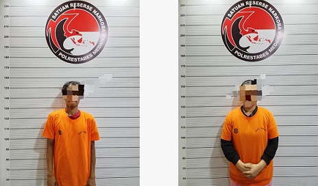 Kedua pengedar pil inex di Medan Maimun yang ditangkap polisi. (Foto Ist)