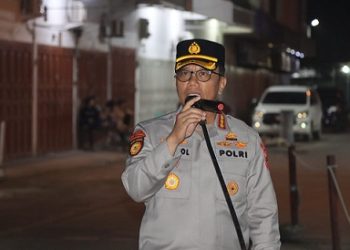 Plt. Kapolrestabes Medan Kombes Pol Parhorian Lumban Gaol saat memimpin apel kegiatan rutin yang ditingkatkan (KRYD). (Foto Ist)