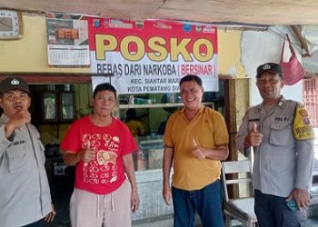 Piket Bhabinkamtibmas menggelar Patroli Kampung Bebas dari Narkoba (KBN) di Jalan Pisang