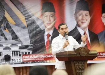 Wakil Ketua DPRD Provinsi Sumut sekaligus Ketua DPC Partai Gerindra Medan, H. Ihwan Ritonga saat orientasi kader baru Gerindra. (Foto Ist)