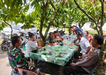 Kapolsek Siantar Marihat AKP Doni Simanjuntak SH bersama Forkopincam Siantar Marimbun melaksanakan Monitoring pasca terjadinya bencana alam hujan deras dan angin kencang