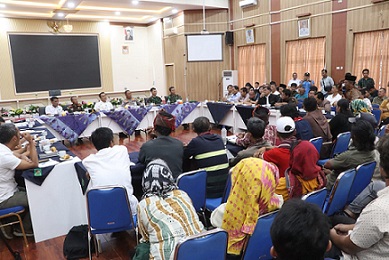 Kapolres Simalungun AKBP Marganda Aritonang, S.H., S.I.K., M.M menghadiri rapat koordinasi strategis di Aula Balei Harungguan Djabanten Damanik, Kantor Bupati Simalungun, Kecamatan Pamatang Raya