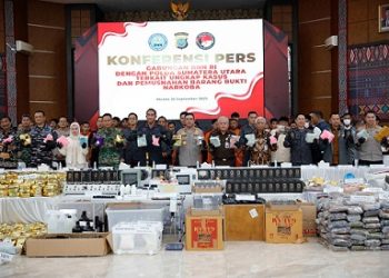 Paparan narkotika seberat total 1,7 ton yang terdiri dari sabu, ekstasi, kokain, ganja, happy five dan barang bukti narkotika lainnya yang dilakukan BNN RI, Polda Sumut dan Polda Aceh. (Foto Ist)