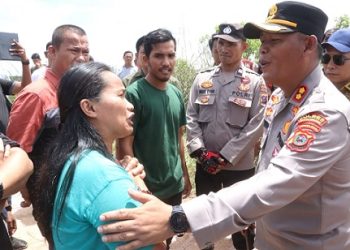 Kapolres Simalungun AKBP Marganda Aritonang, S.H. S.I.K. M.M bersama Forkopimda kunjungi warga Sihaporas
