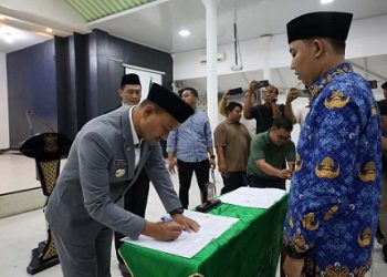 Walikota Tanjungbalai Mahyaruddin Salim Serahkan SK Pengangkatan PPPK Formasi 2024 dilingkungan Pemko Tanjungbalai 