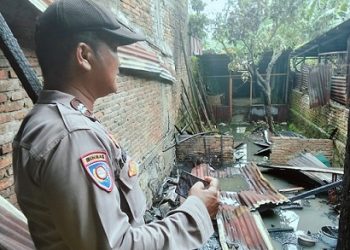 Personil Polsek Siantar Martoba saat olah TKP