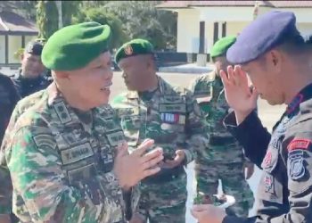 Danki 2 Batalyon B Sat Brimob Polda Sumut AKP Laurensius Siahaan, S.H bersama personil saat berikan suprise yang diterima Kapenrem 022/PT Letkol Arm Tambok Sinaga