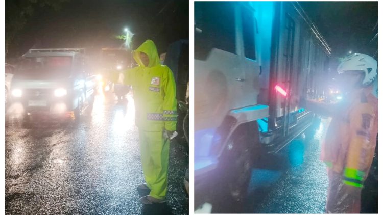 Personil Sat Lantas saat Gatur Lalin di Jalan Medan Simpang Kapok