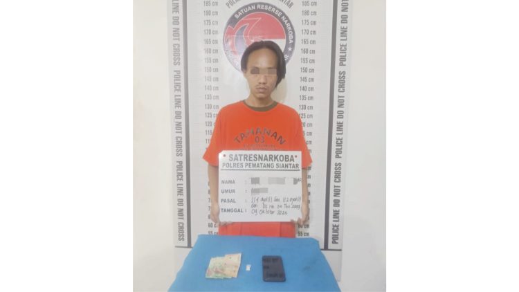 Tersangka EP alias F dan barang bukti