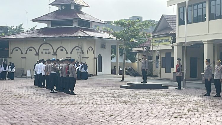 Wakapolres Tanjungbalai Kompol MP. Pardede, SH memimpin Apel Jam Pimpinan