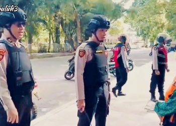 Kasat Samapta AKP Mariduk Tambunan SH. MH bersama KBO KBO IPTU Pitra Jaya SP. SH dan para personil saat Patroli Dialogis