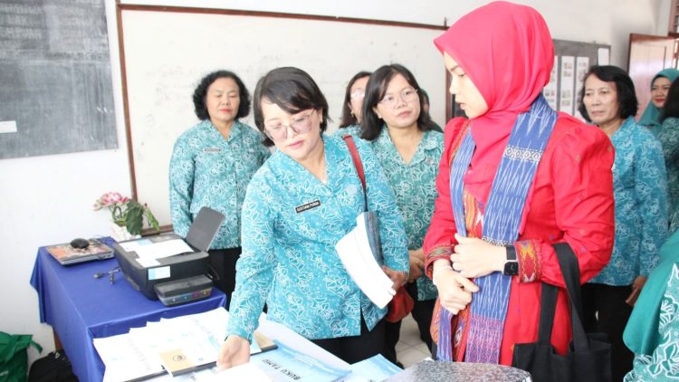 Evaluasi Kelurahan Pelaksana Tertib Administrasi PKK Tahun 2025 Tingkat Sumut di Kelurahan Martoba