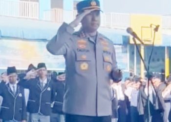 Kapolrestabes Medan, Kombes Pol Dr.Jean Calvijn Simanjuntak saat memimpin upacara bendera di Yayasan Jabal Noor. (Foto Ist)