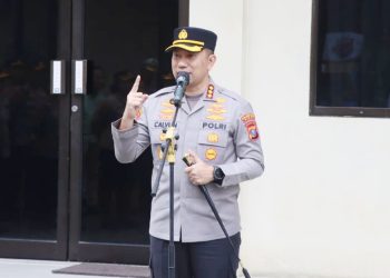 Kapolrestabes Medan Kombes Pol Dr. Jean Calvijn Simanjuntak, bersama Pejabat Utama ngantor di Polsek Sunggal. (Foto Ist)