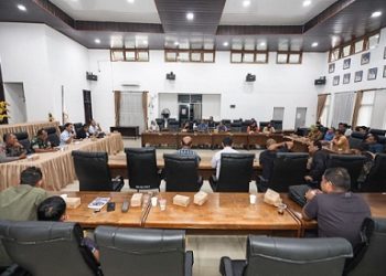Sekda Kota Pematangsiantar Junaedi Antonius Sitanggang SSTP MSi memimpin rapat teknis rencana perobohan Gedung IV Pasar Horas