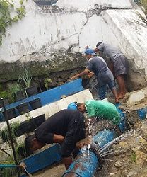 Pipa milik Perumda Air Minum Tirta Uli Pematangsiantar mengalami pecah di Jalan SKI Kelurahan Aek Nauli Kecamatan Siantar Selatan