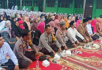 Kapolsek Siantar Martoba AKP Restuadi SH mewakili Kapolres Pematangsianțar AKBP Sah Udur T.M. Sitinjak SH. SIK. MH menghadiri acara Maulid Nabi Muhammad SAW Tahun 2025 di NTSN Simpang Kapuk
